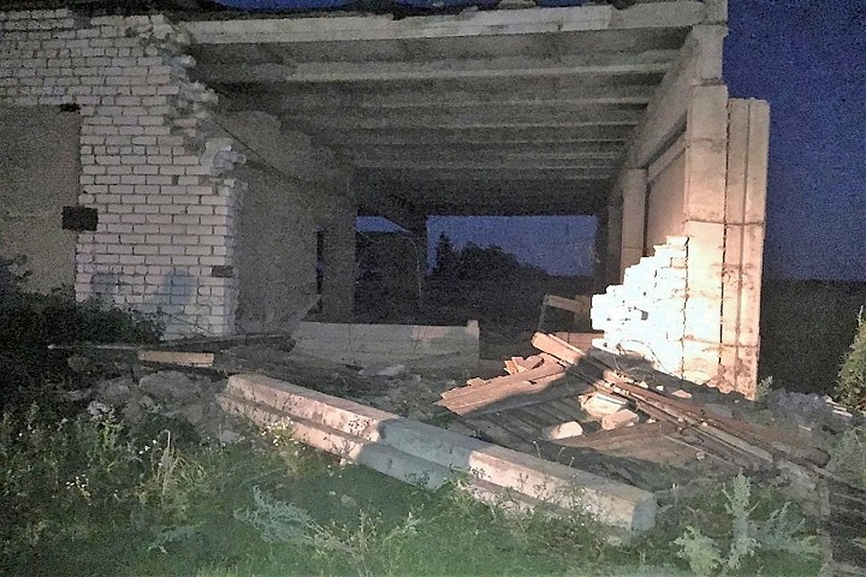 Упавшая стена придавила ребенка