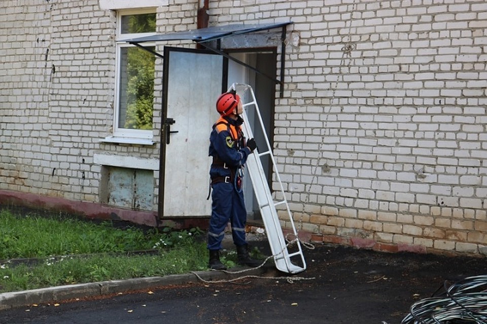 На помощь поспешили спасатели