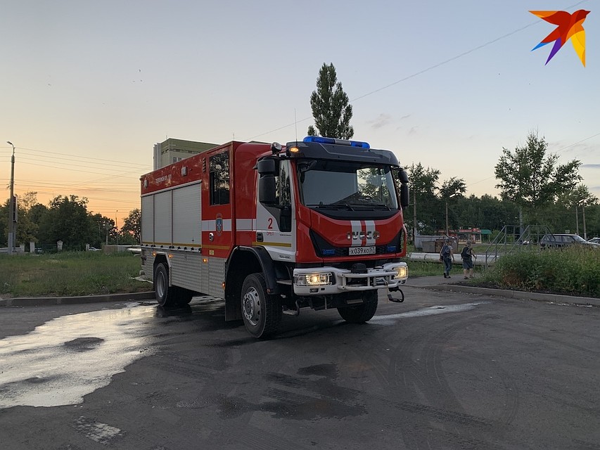 Троих человек спасли пожарные из горящей квартиры в Мценске
