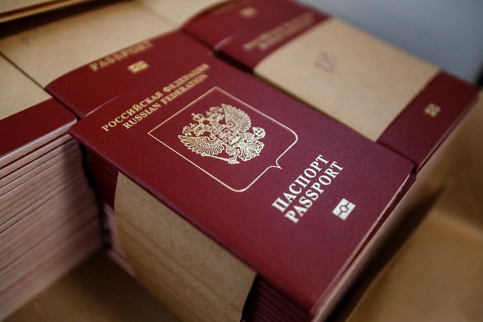 В России ответили на угрозы Украины из-за выдачи паспортов жителям Донбасса