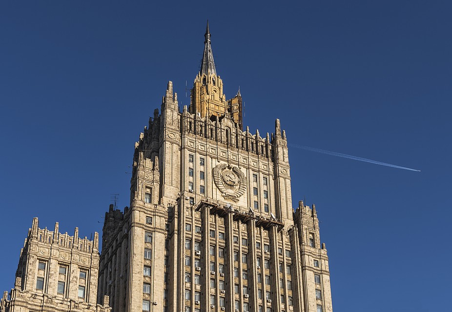 Для получения визы иностранным гражданам необходимо будет заполнить заявление на специализированном сайте Министерства иностранных дел Российской Федерации.