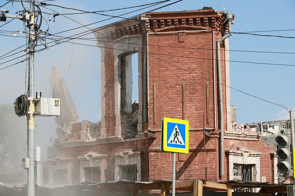 Процесс сноса усадьбы