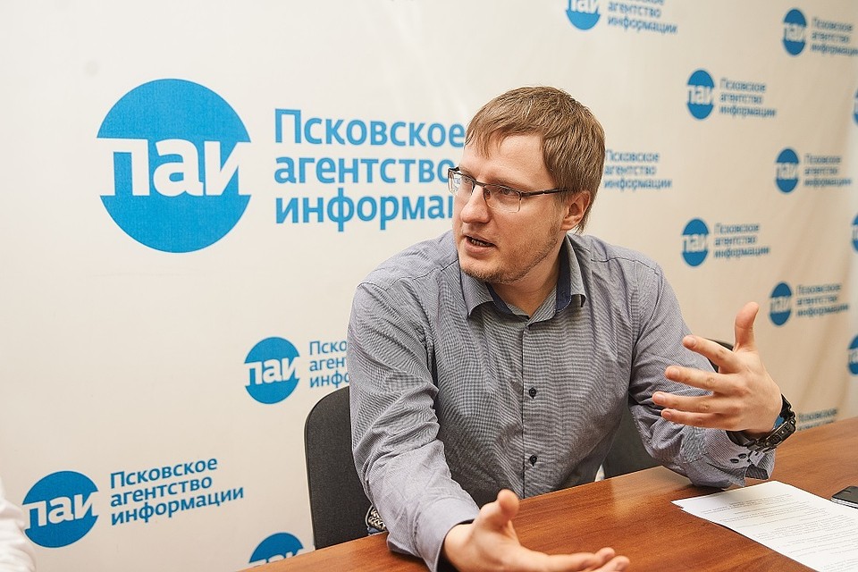 Директор Государственного архива Псковской области Валерий Кузьмин рассказал об акции, которая нацелена на оцифровку личных архивов псковичей об участии их дедов и прадедов в Великой Отечественной войне.