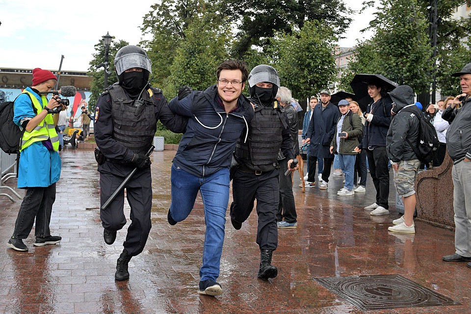 Массовое "гулянье" оппозиции 3 августа не удалось.