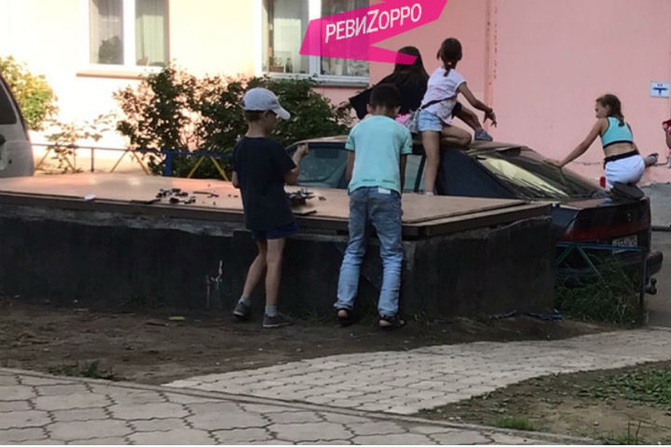 Дети устроили фотосессию Фото: Ревизорро Красноярск