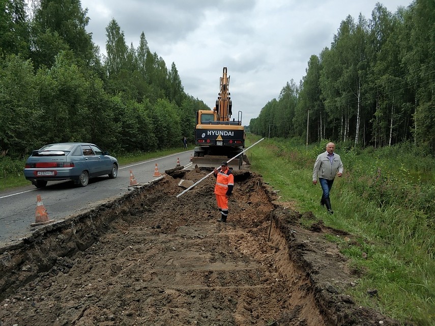 Слабое основание дороги полностью заменят.