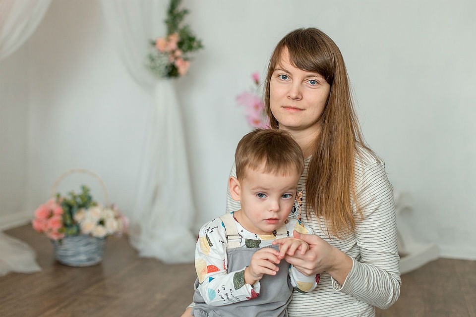 Владику почти три года. Но он не умеет сам сидеть и ходить. Фото: vk.com/vladik_smeliy