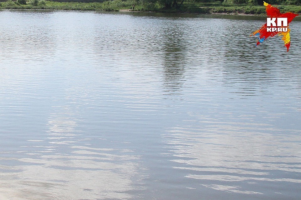 Мужчина нырял в реку в поисках раков и не смог выбраться из воды