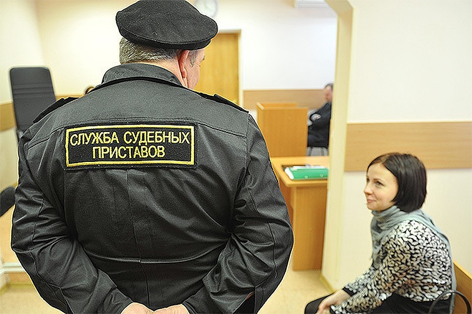 Судебные приставы арестовали все счета предпринимателя-должника