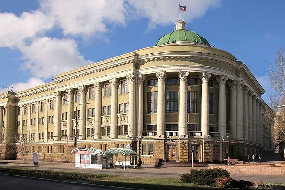 В библиотеке Крупской откроется художественная выставка «Любимому городу посвящается». Фото: lib-dpr.r