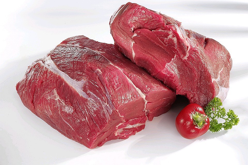 Вместе со свининой будет дешеветь и другое мясо