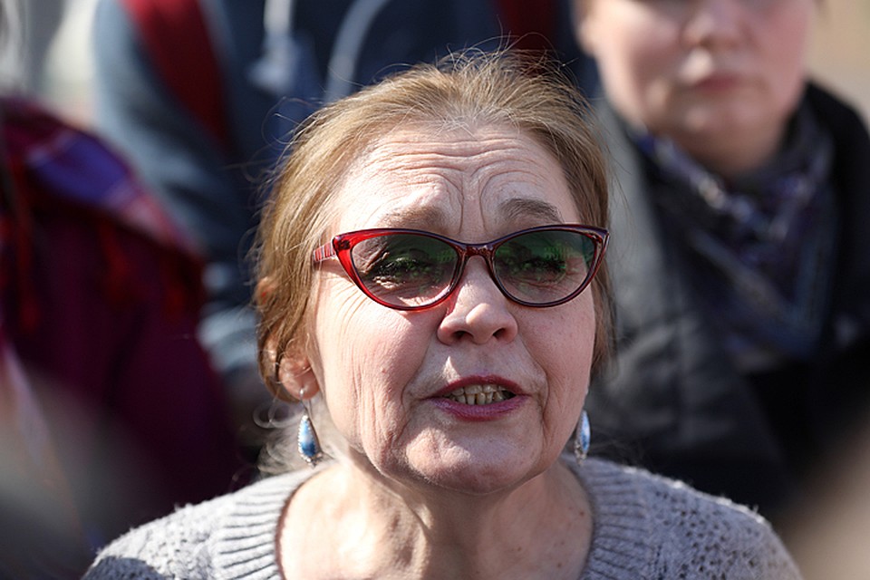 У 63-летней Елены Анатольевны недавно зазвонил телефон - на том конце провода был Натанович, представившийся врио губернатора Санкт-Петербурга Александром Бегловым. Фото: Михаил Почуев/ТАСС