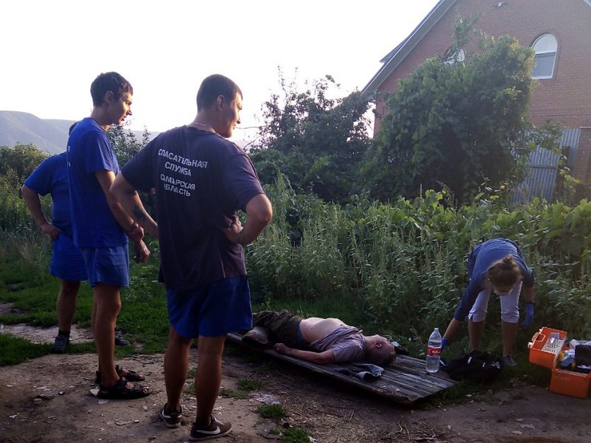 Нашли мужчину в заброшенном дачном массиве.