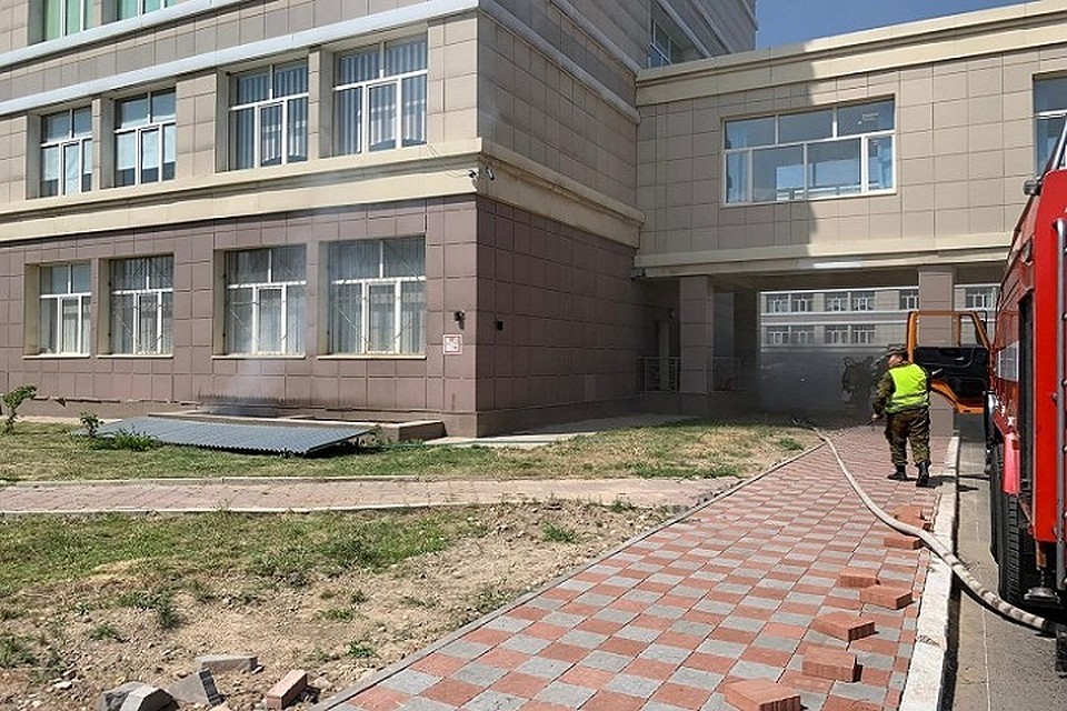Установлено, что произошло задымление подвального помещения 5-этажного здания химического факультета КазНУ.