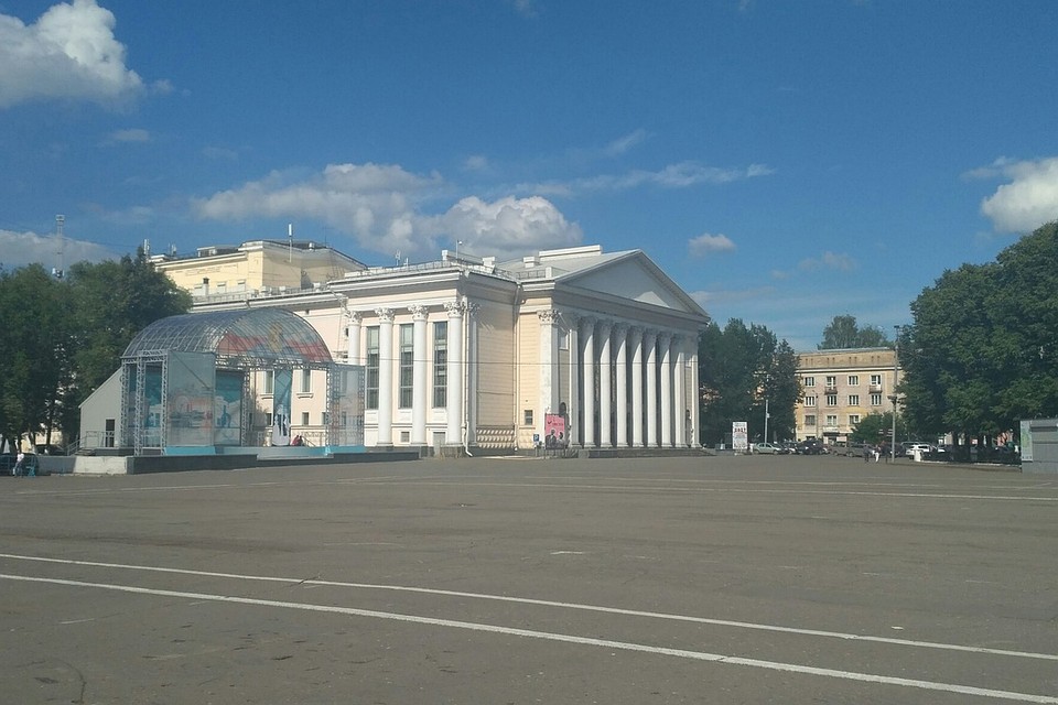 Драмтеатр примет мебель в хорошем состоянии. Фото: Антон МАМАЕВ