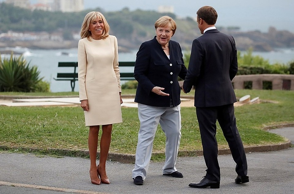 Саммит G7: Эммануэль Макрон и его супруга Брижит пообщались с каждым из прибывших в Биарриц гостей