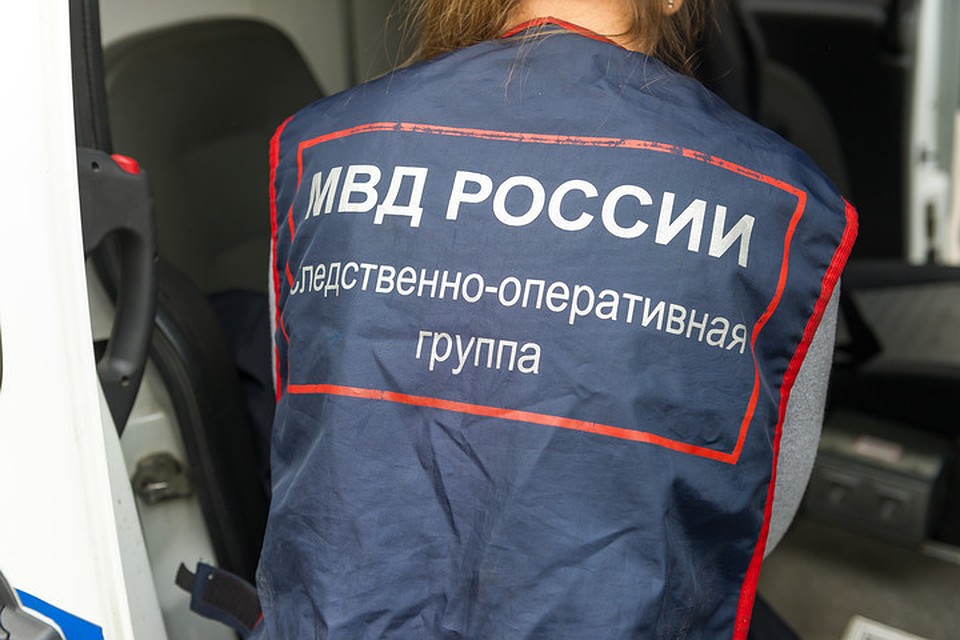 Преступника, вырезавшего с иконы в Горелово ювелирные украшения, уже объявили в розыск.