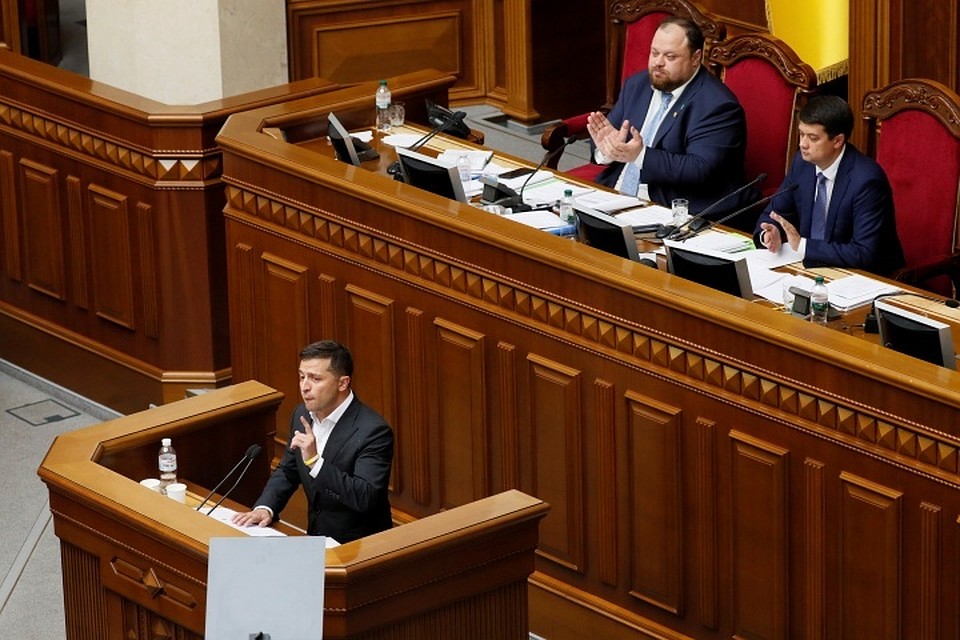 Верховная рада предварительно поддержала проект изменений в Конституцию Украины об отмене депутатской неприкосновенности