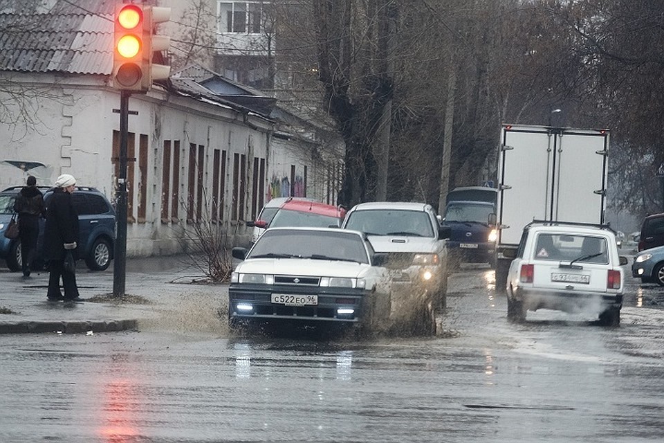 Вчера на Луначарского прорвало трубу с холодной водой, прокуратура проводит проверку