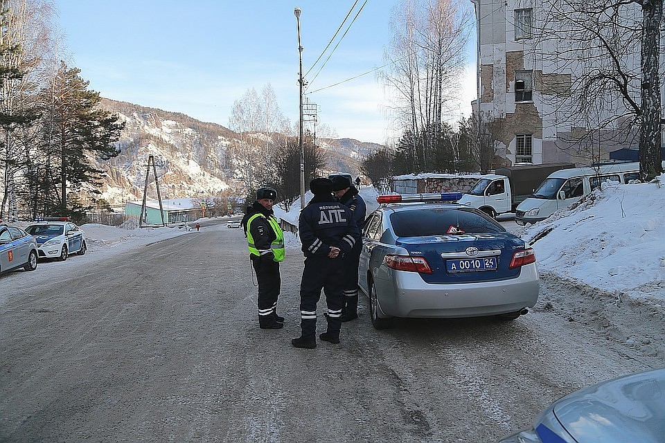 Вынесли приговор мужчине, угнавшему машину со спящим в салоне ребенком.