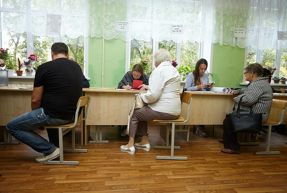 Результаты голосования станут известны после 20 часов.