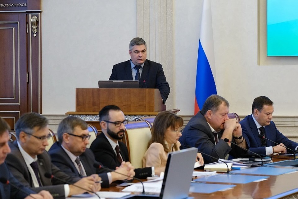 Министр труда и социального развития Новосибирской области Ярослав Фролов подвел итоги летней оздоровительной кампании — 2019. Фото: nso.ru