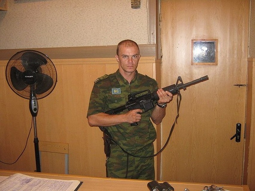 Константин из Кронштадта раньше был военным. А в этом году решил задуматься о смысле жизни и почти полгода провел в философских размышлениях, живя на улице
