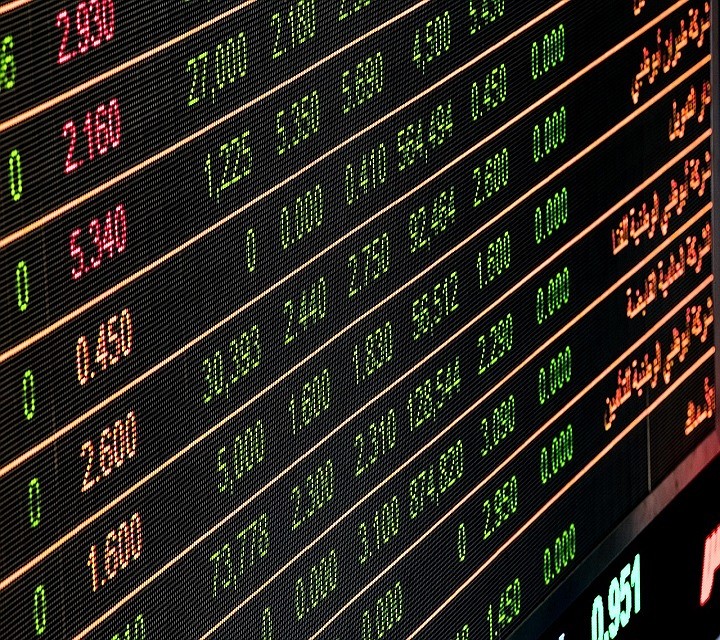 Средневзвешенный курс доллара составил 386,34 тенге