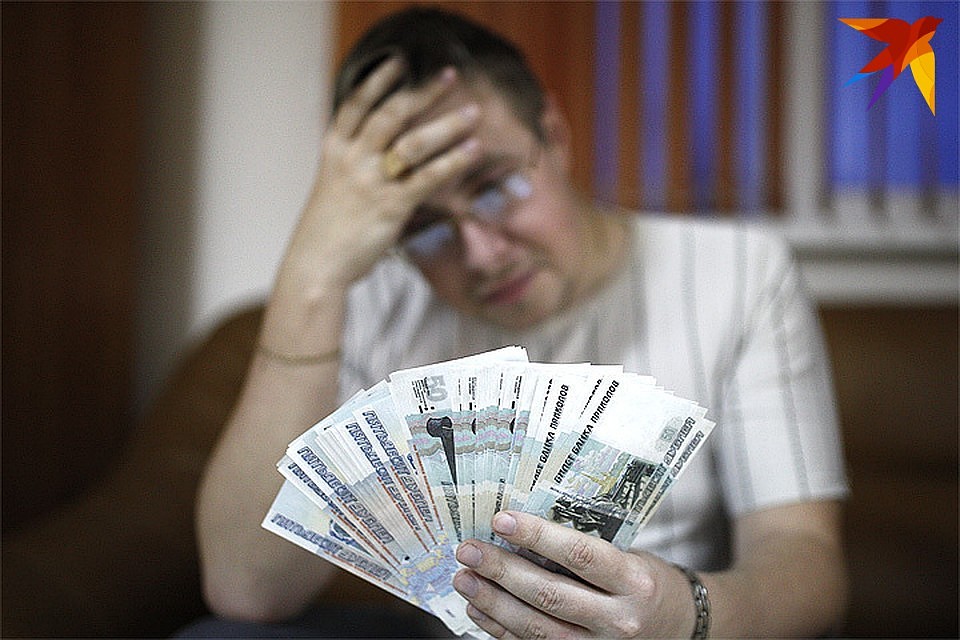 Сравнив свою получку с официальной статистикой зарплат, простому учителю или врачу остаётся лишь всплакнуть.