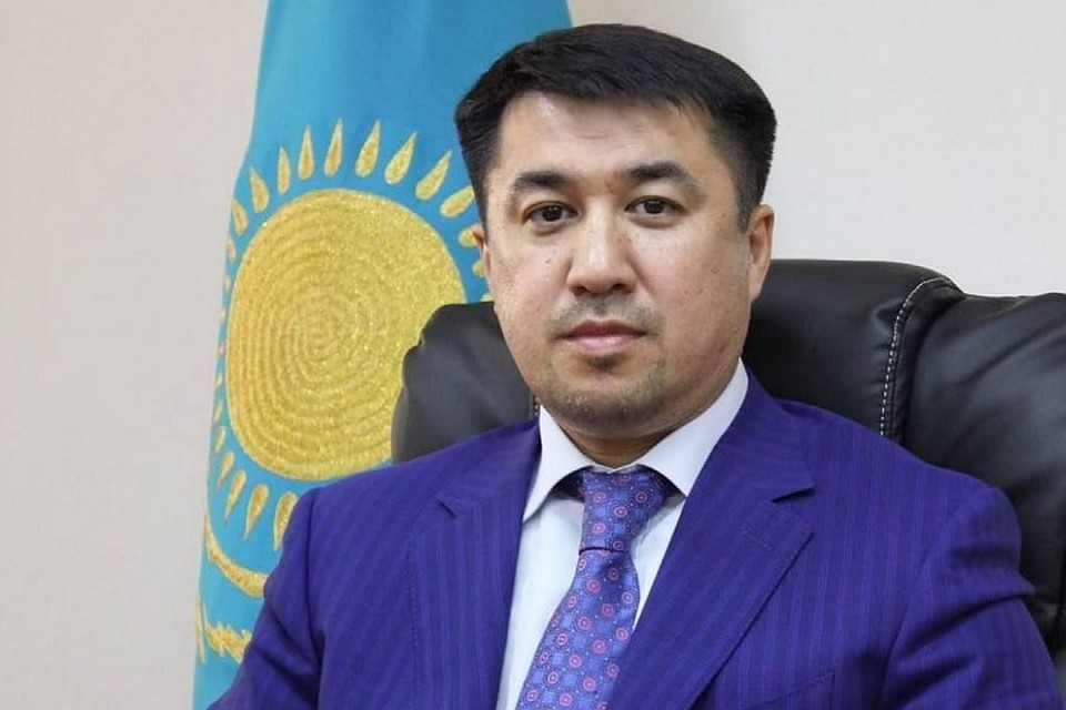 Азамат Ахметов.