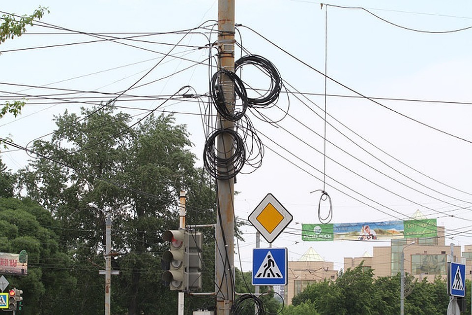 В рамках программы «Чистое небо» уберут еще 500 км проводов в центре