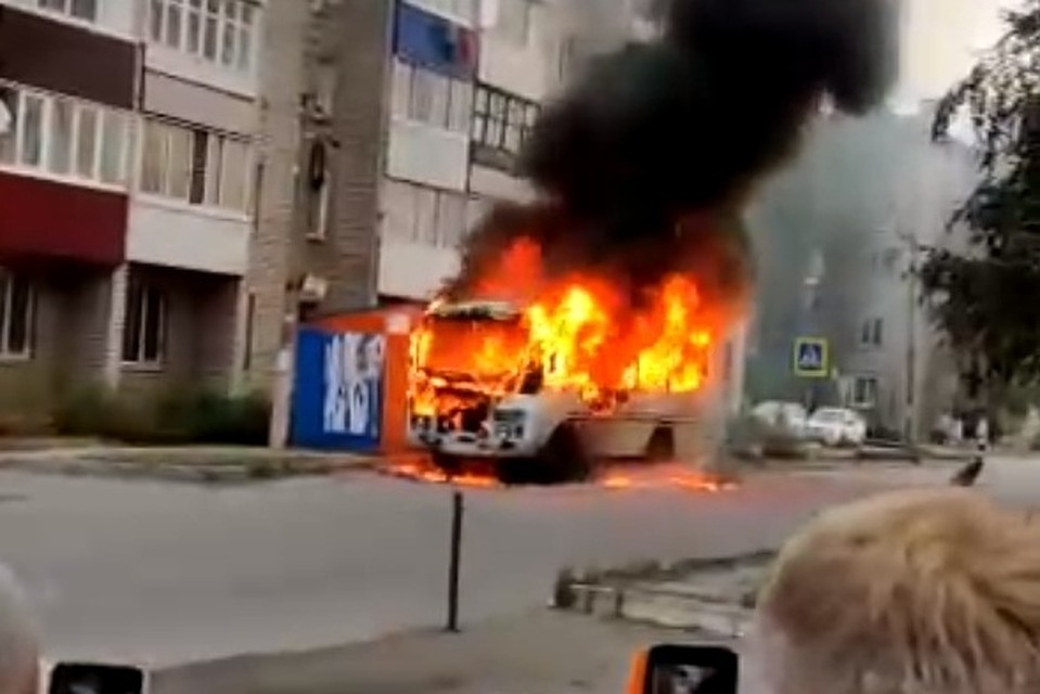 Под Липецком сгорела маршрутка