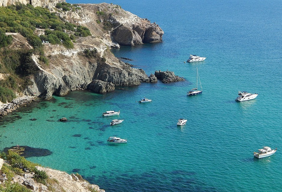 Но море в Крыму еще теплое