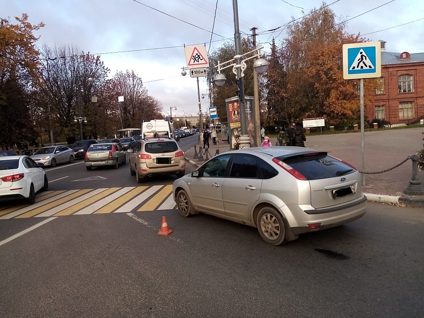 В ДТП в центре Твери пострадала беременная женщина Фото: УГИБДД России по Тверской области