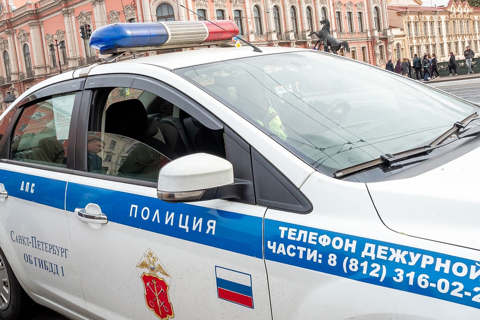 Водитель выстрелил в лицо мужчине во время дорожного конфликта в центре Петербурга
