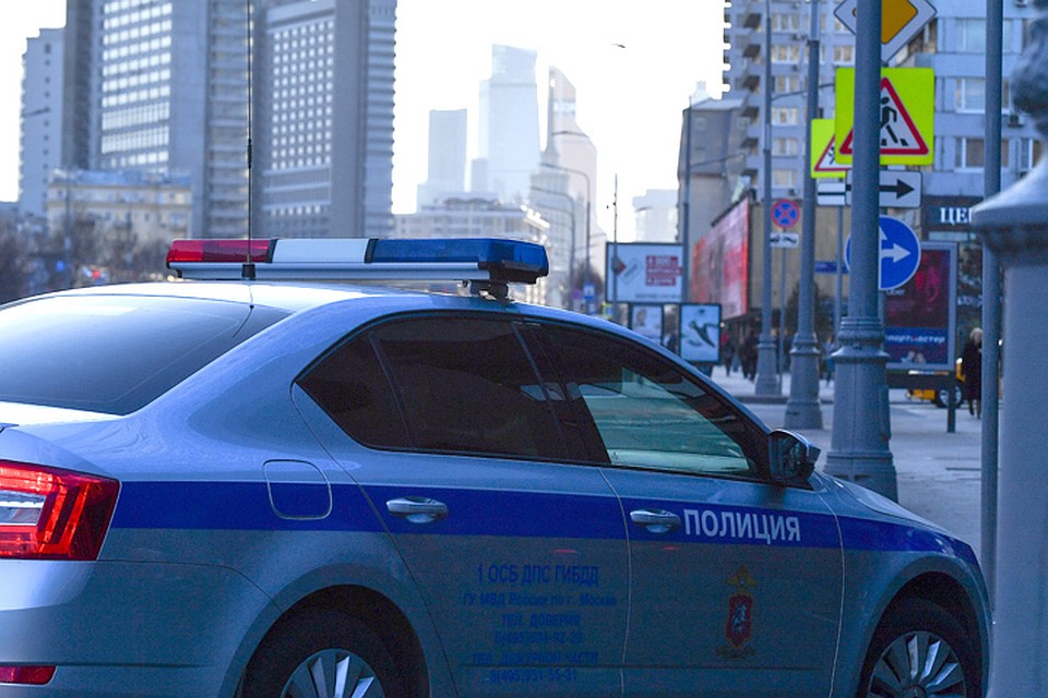 Полиция проводит проверку по факту угона и разыскивает неизвестных, похитивших дорогостоящий автомобиль