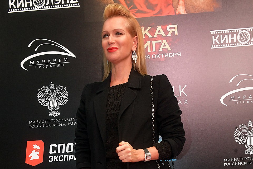 Судзиловская появилась в блеске бриллиантов