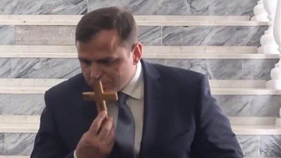 Намолил.