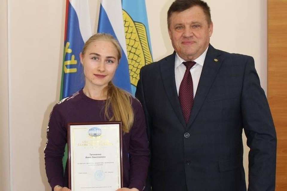 - Разве кто-то прошел бы мимо ребенка в беде? – удивляется героиня.