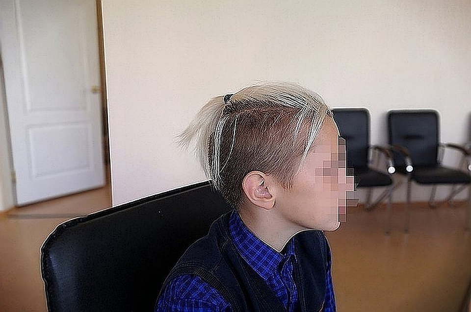 Школьник с самым известным хипстерским пучком в стране выведет судью на матче Россия - Шотландия