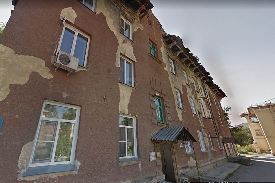 В трехэтажном доме обвалилось чердачное перекрытие. Фото: google.com/maps