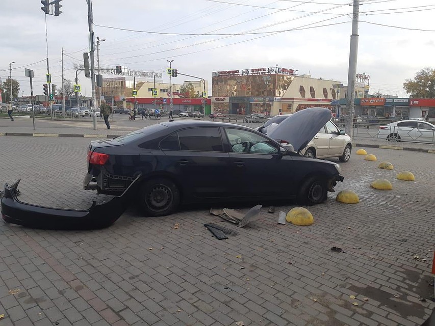 В ДТП на Заводской площади пострадали 2 человека