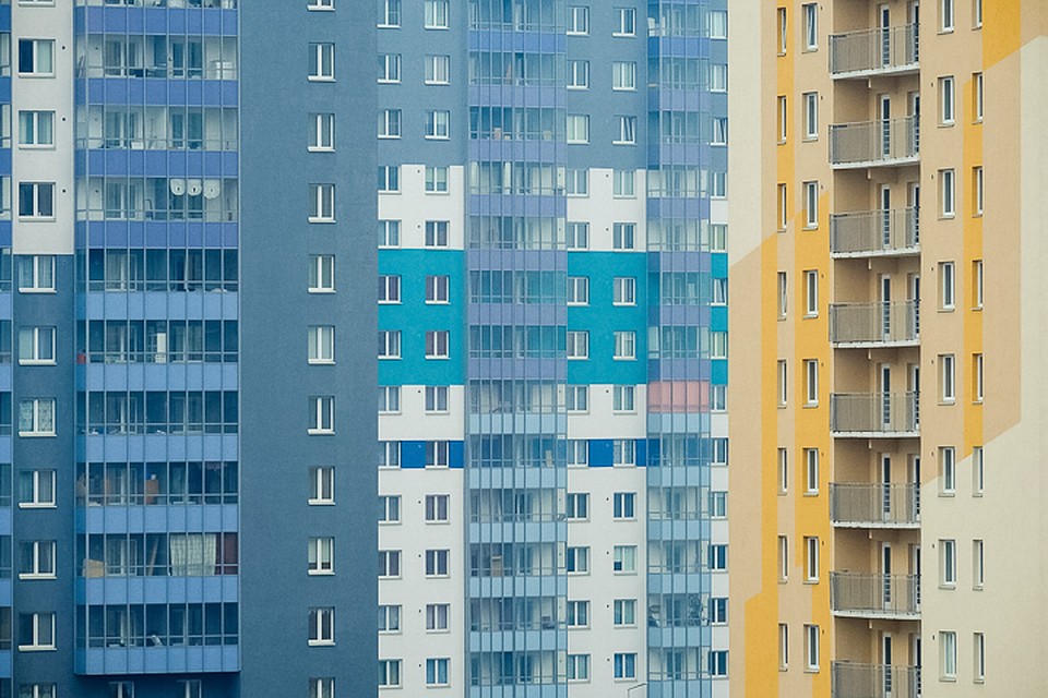 Восьмиклассница упала с крыши многоэтажки в Купчино
