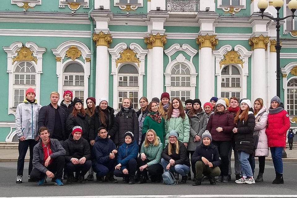 Тюменские отличники и хорошисты путешествуют по России в рамках нацпроекта «Культура»