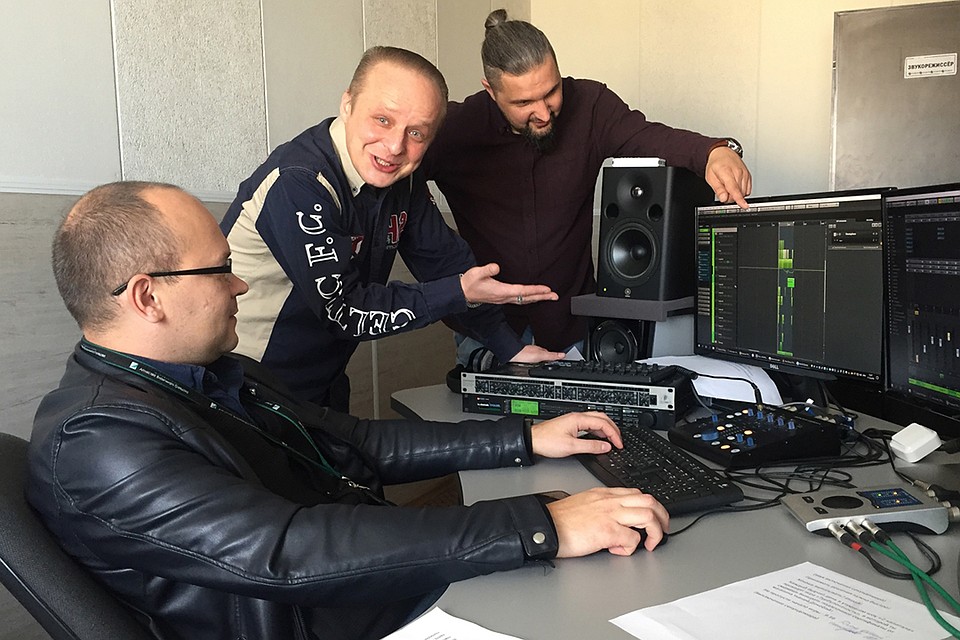 Слушайте «Легенды FM»