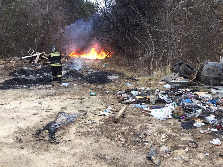 Пожарные быстро потушили огонь.