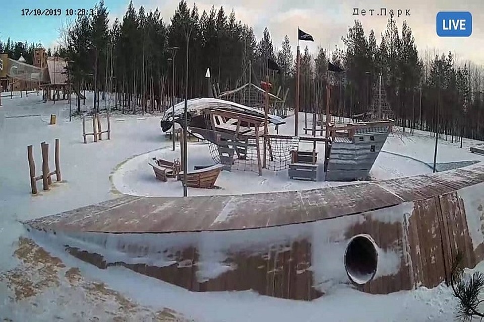 Личность вандала, сломавшего качели в новом парке Ноябрьска, установили Фото: Администрация Ноябрьска