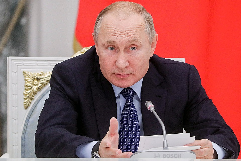 Президент России Владимир Путин на заседании Совета при президенте РФ по русскому языку в Кремле. Фото Михаил Метцель/ТАСС