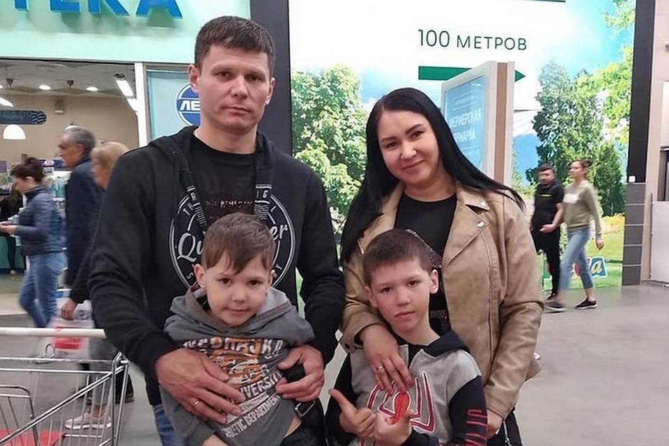 Супруга все же надеется увидеть их живыми и предполагает, что вся эта история не больше, чем инсценировка, дабы напугать ее.