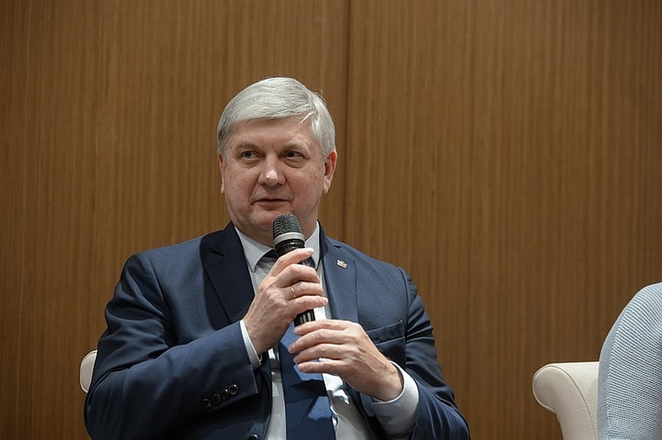 Александр Гусев пообещал приглашать членов Экспертного совета на важные совещания в правительстве области.